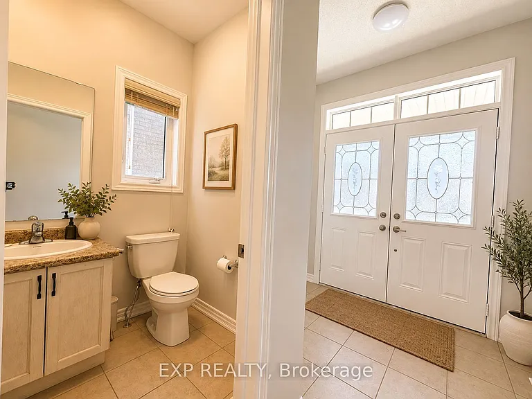 561 Settlers Rd W — Photo 23