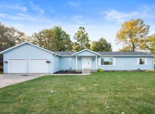 402 E Hickory Grove Rd, Hartford City, IN 47348