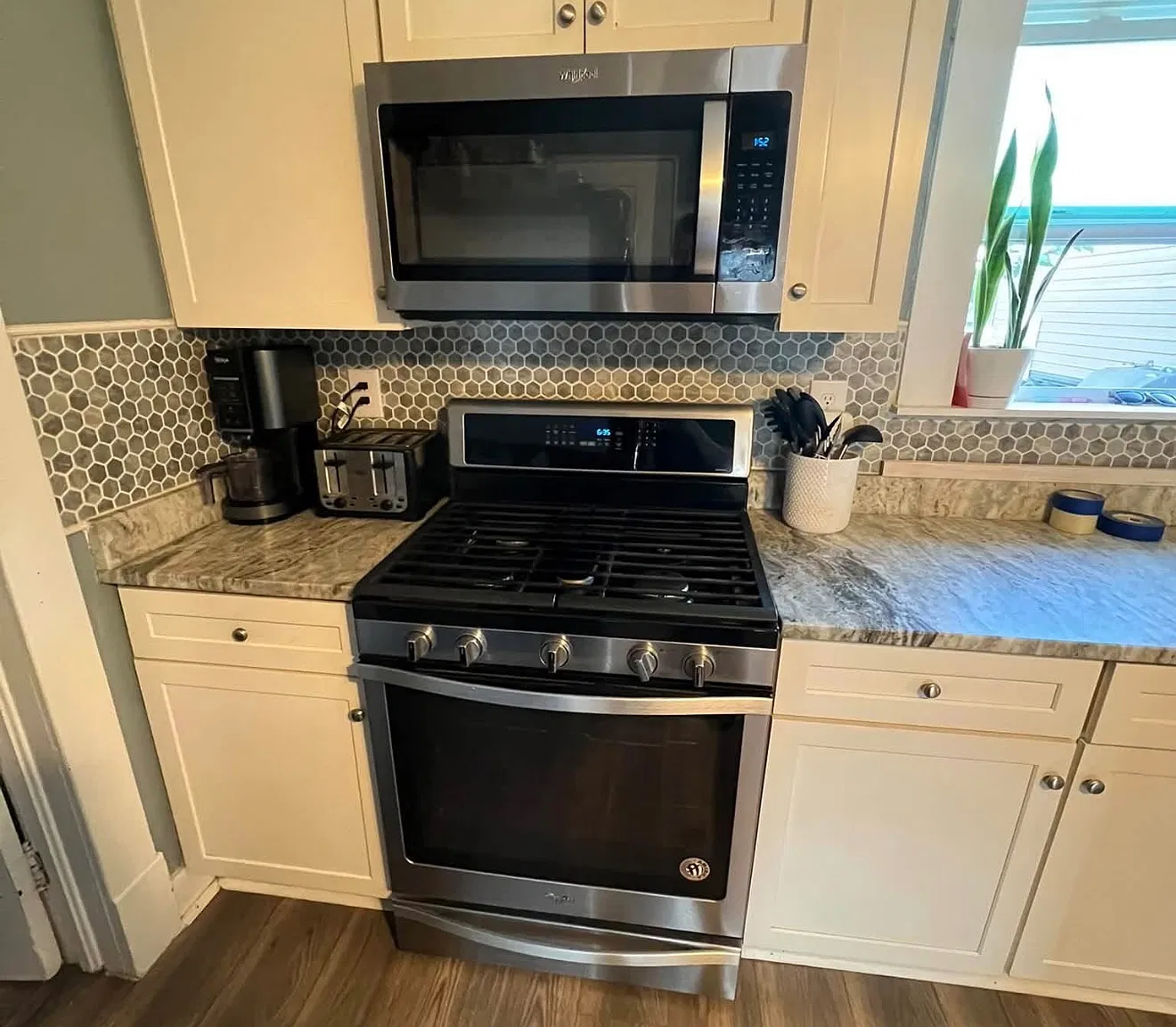 3 bed, 1326 sqft, $1,950 — Photo 2