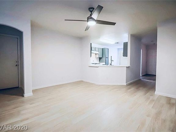 4th image of 9085 Hombard Ave