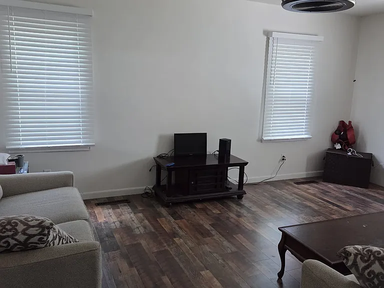2241 Vaness Dr — Photo 5