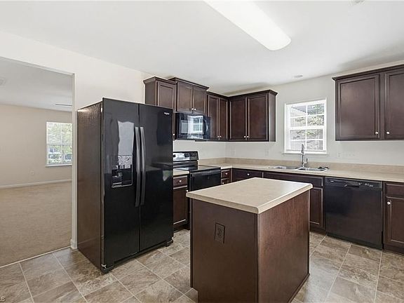 3rd image of 2806 Glenn Abbey Ln