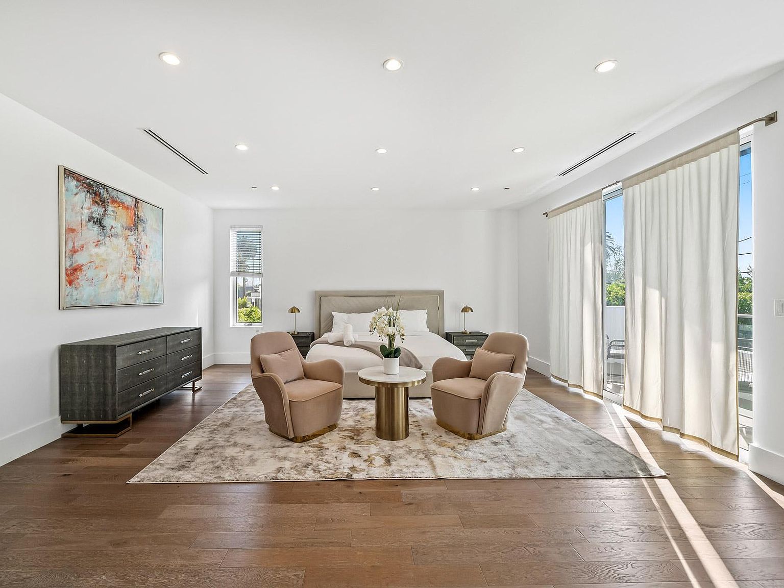 Los Angeles, CA 90048