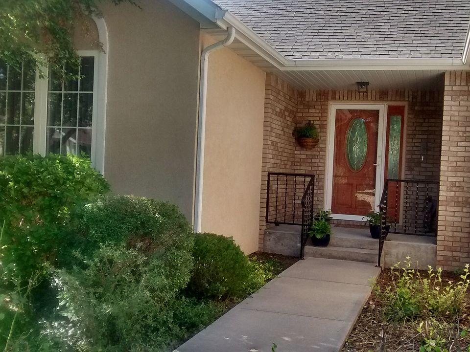 1st image of 129 Phelps St