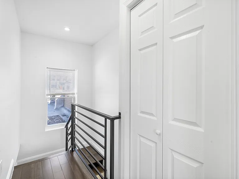 2319 N College Ave #B — Photo 15