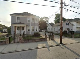 889 York Ave FLOOR 2, Pawtucket, RI 02861