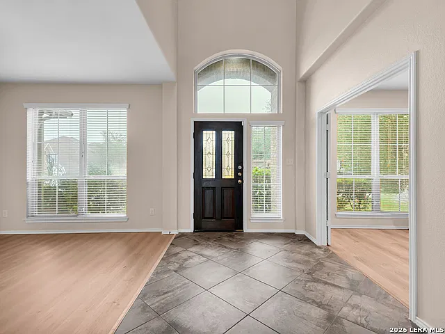 4 bed, 3.5 bath, 3389 sqft, $2,800 — Photo 3
