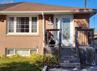 572 Montcalm Ave #1, Oshawa, ON L1J2H1