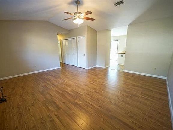 5th image of 110 Dawn Lauren Ln