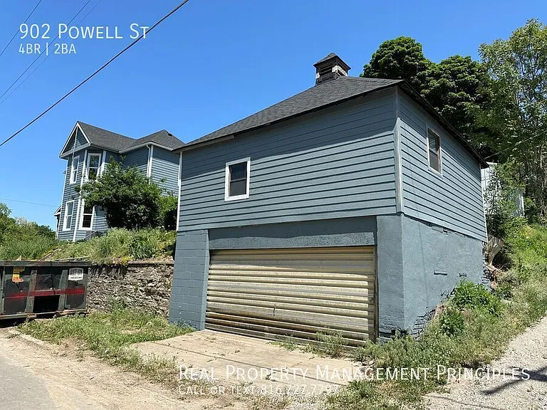 902 Powell St — Photo 2
