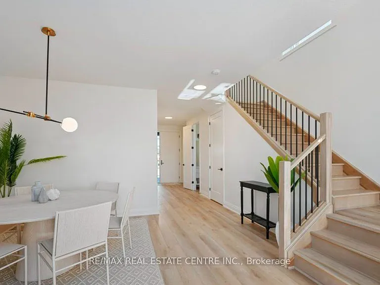 49 Lucas Rd #UPPER ONLY — Photo 13