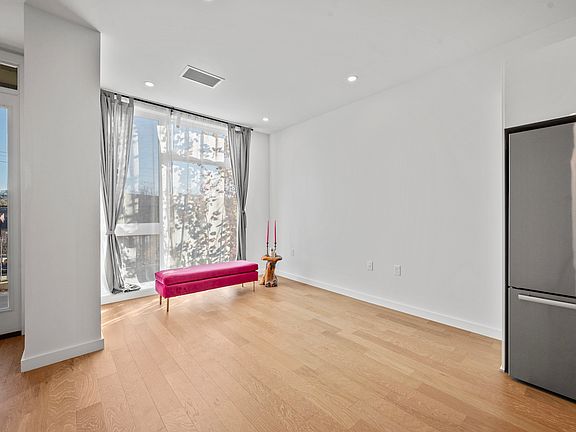 3rd image of 112 Burrows St