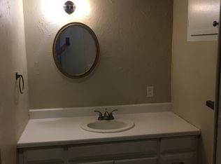 211 W Franklin Ave, Weatherford, OK 73096
