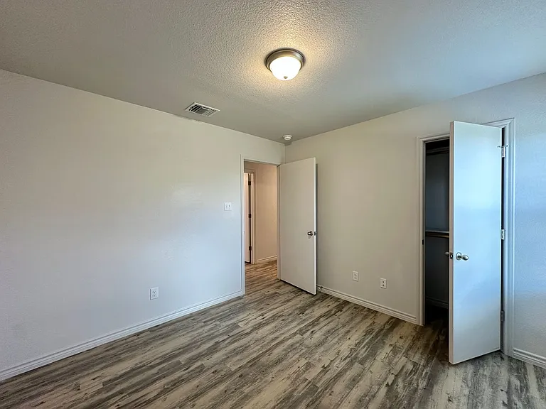 1825 Clovis Dr — Photo 23