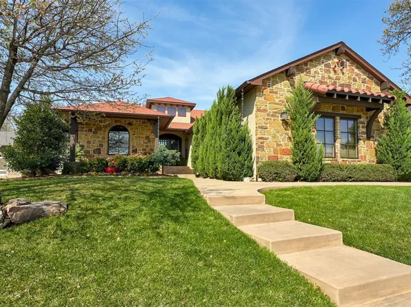 1317 Town Square Park, Edmond, OK 73034