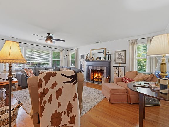2nd image of 413 Hill St
