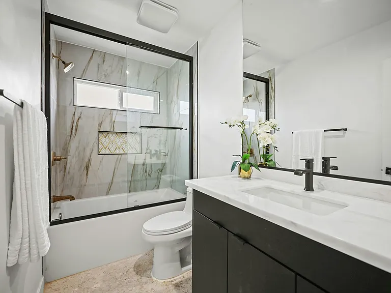 111 N Normandie Ave #14 — Photo 8
