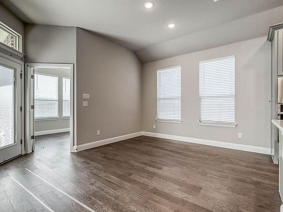 5th image of 3202 Timberline Dr