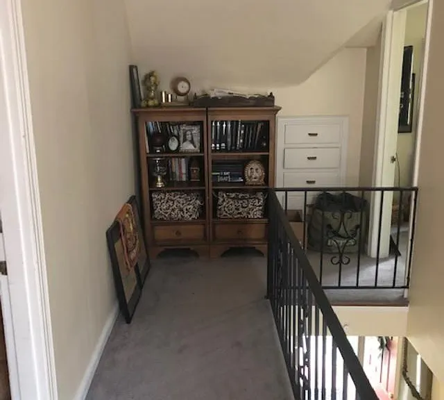 549 Woodview Dr — Photo 17