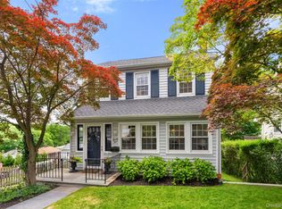 25 Pinebrook Rd, New Rochelle, NY 10801
