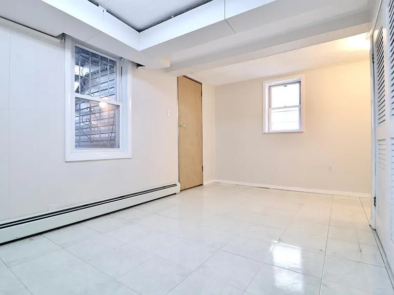 69th Pl — Photo 6