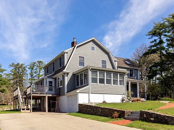 3rd image of 241 Sandy Hill Dr