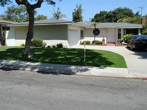 1st image of 613 Calle De Arboles