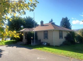 204 E Dewberry Ave, Omak, WA 98841
