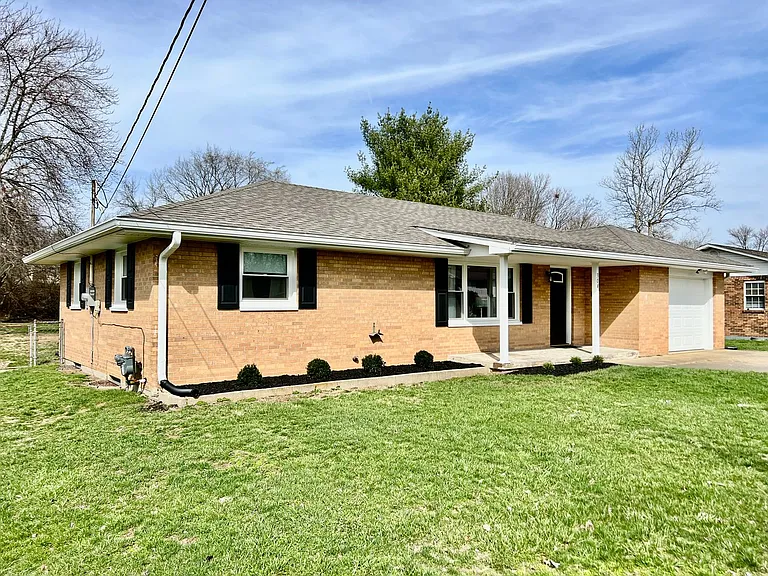 304 Sycamore Rd — Photo 3