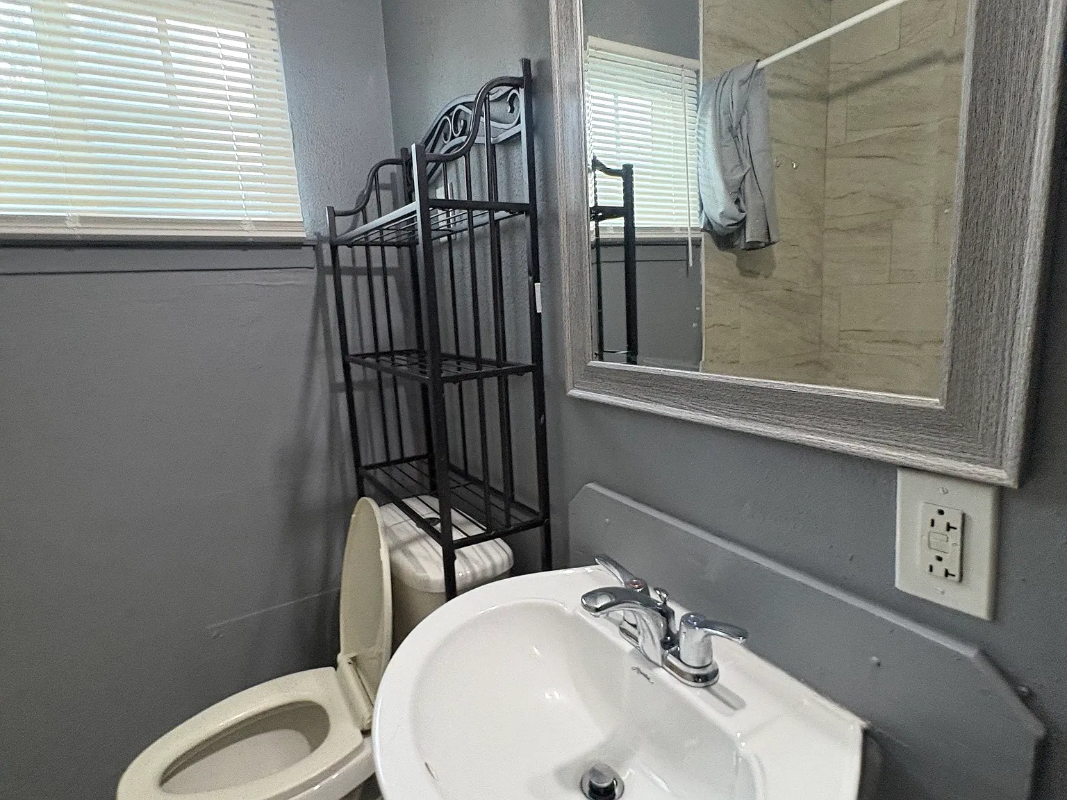 9315 Oak Knoll Lane - 1 — Photo 3