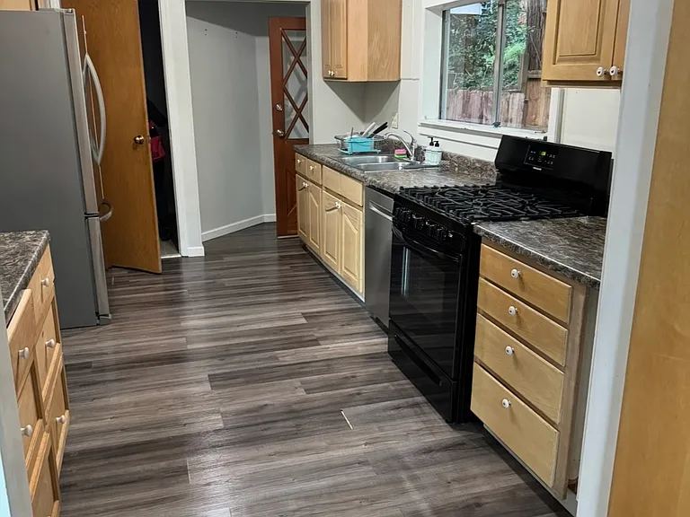 148 Sequoia Ave — Photo 12