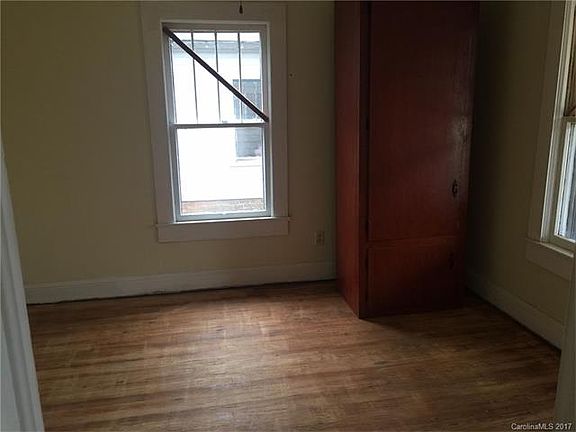 3rd image of 151 Woodlawn Dr