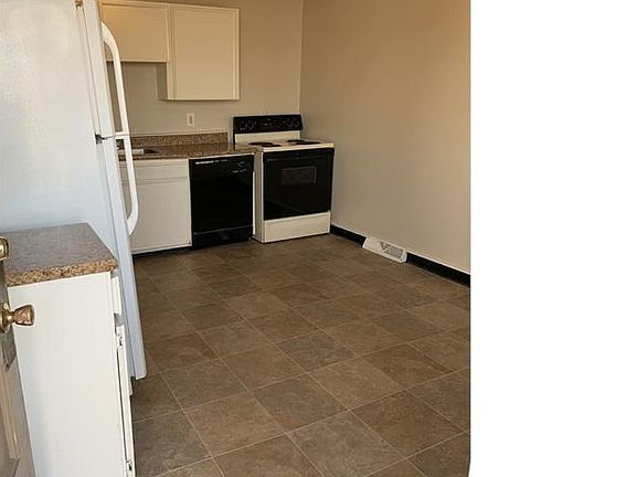 5th image of 2455 S Saint Clair Ave