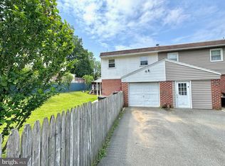 807 Rabbit Ln, Reading, PA 19606