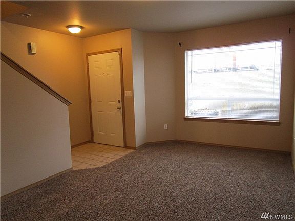 5th image of 1116 109th St E Unit 05