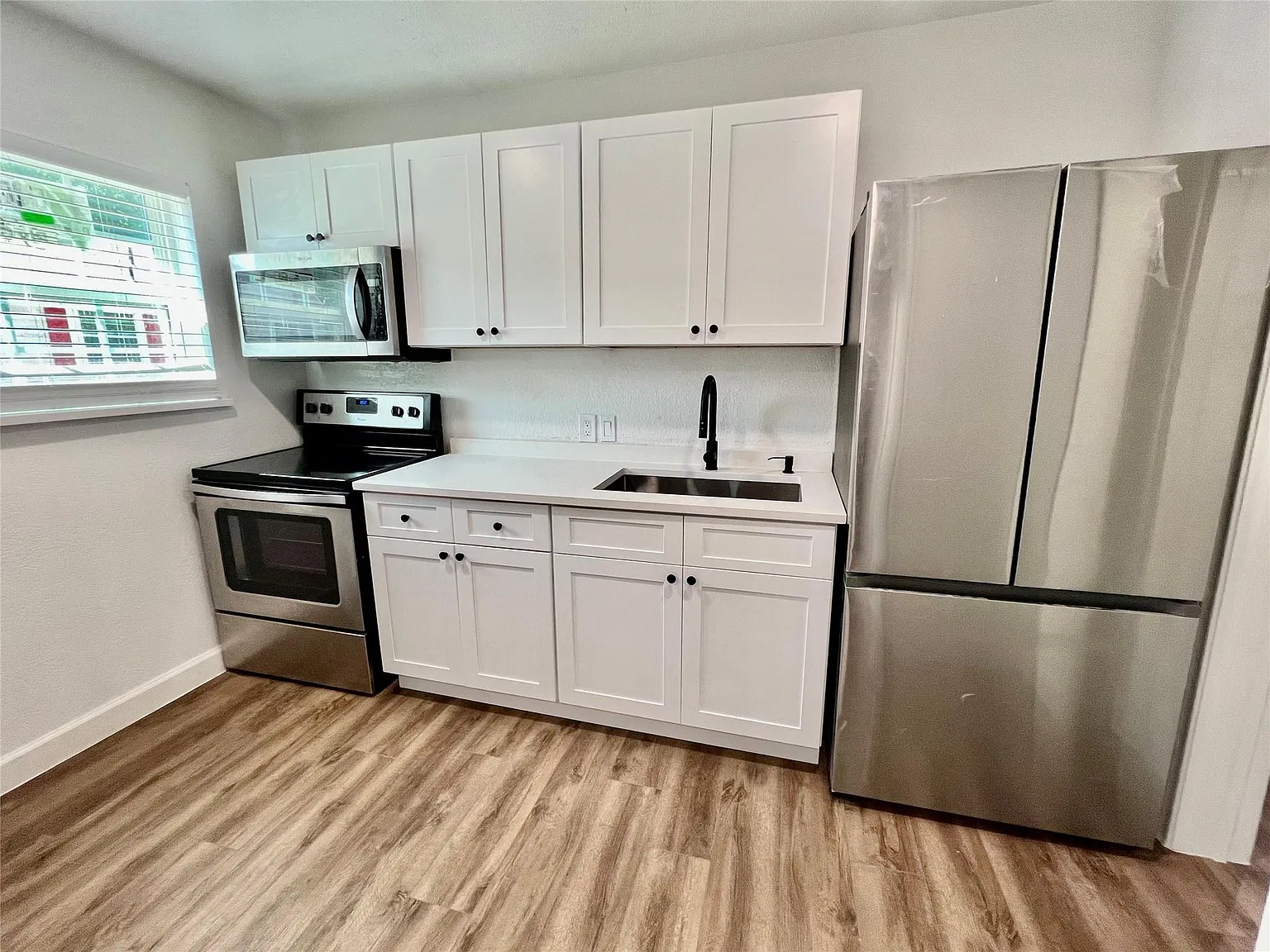 2 bed, 650 sqft, $1,500 — Photo 2