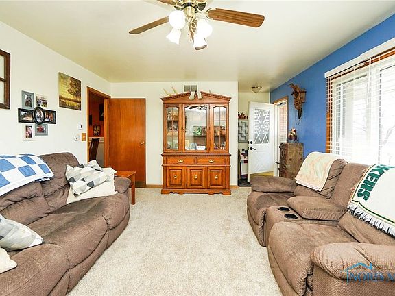 3rd image of 12061 Township Road 76