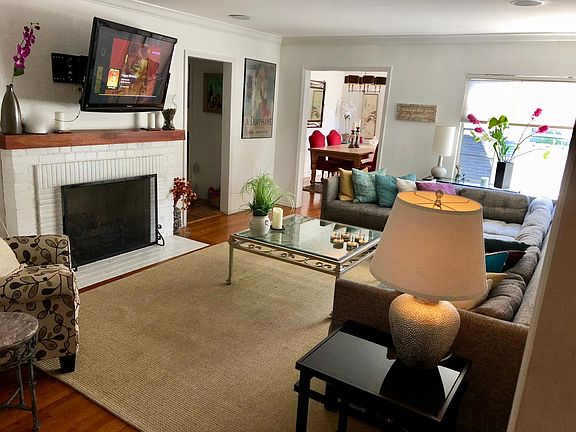 3rd image of 3167 Lake Hollywood Dr