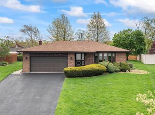 9101 Kopping Ln, Hickory Hills, IL 60457