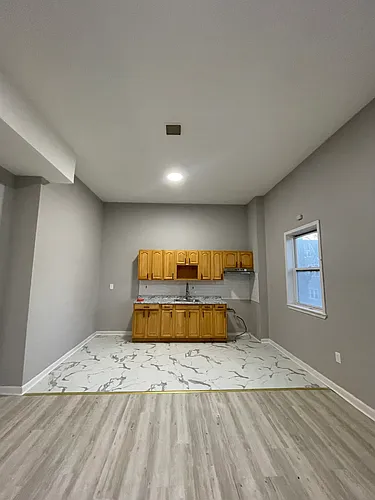 546 Prospect St Photo 1