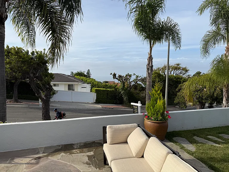 341 Surfview Dr — Photo 2