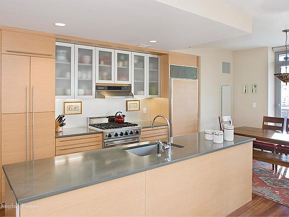 3rd image of 30 West St APT 16B