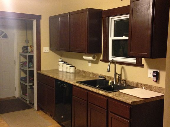 5th image of 611 E Margaret St
