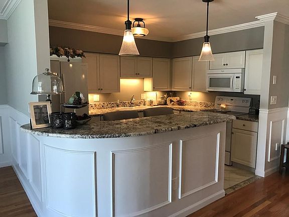 3rd image of 32 Lions Ln #1903