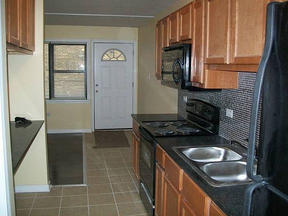 3rd image of 5006 W Jackson Blvd APT 2A