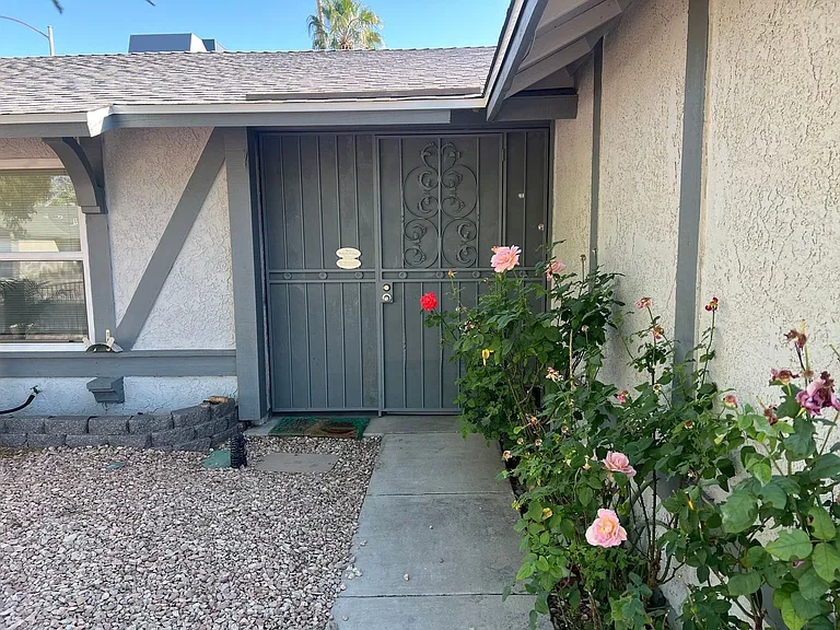 6247 Katella Ave — Photo 32