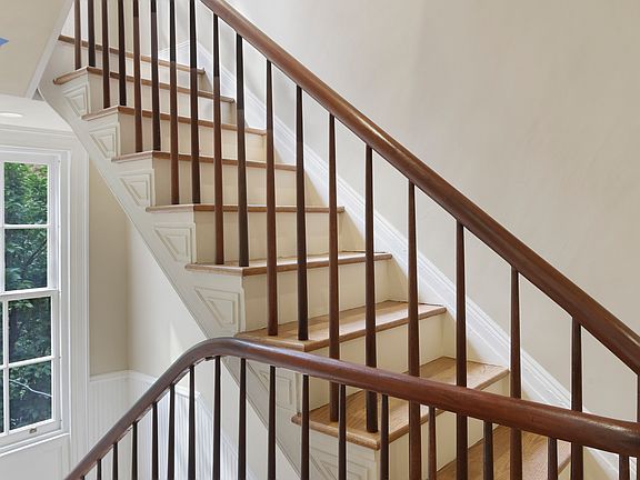5th image of 475 Hudson St #2