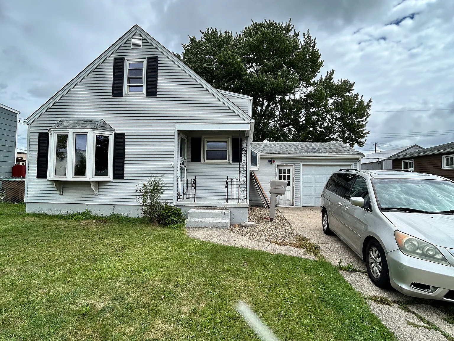 3 bed, 1228 sqft, $2,050 — Photo 2