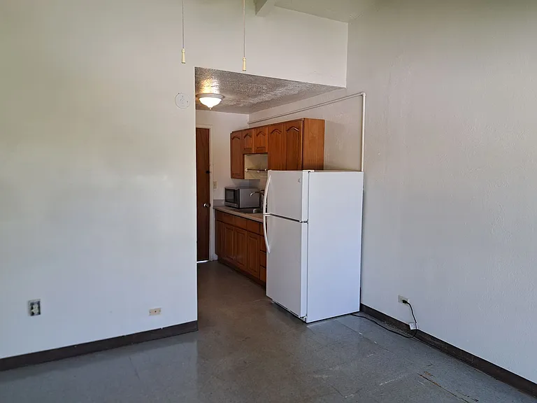 1303 Kalanianaole St #7 — Photo 10