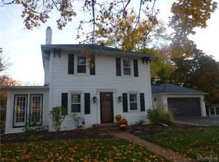 106 Ambleside Dr, Lockport, NY 14094